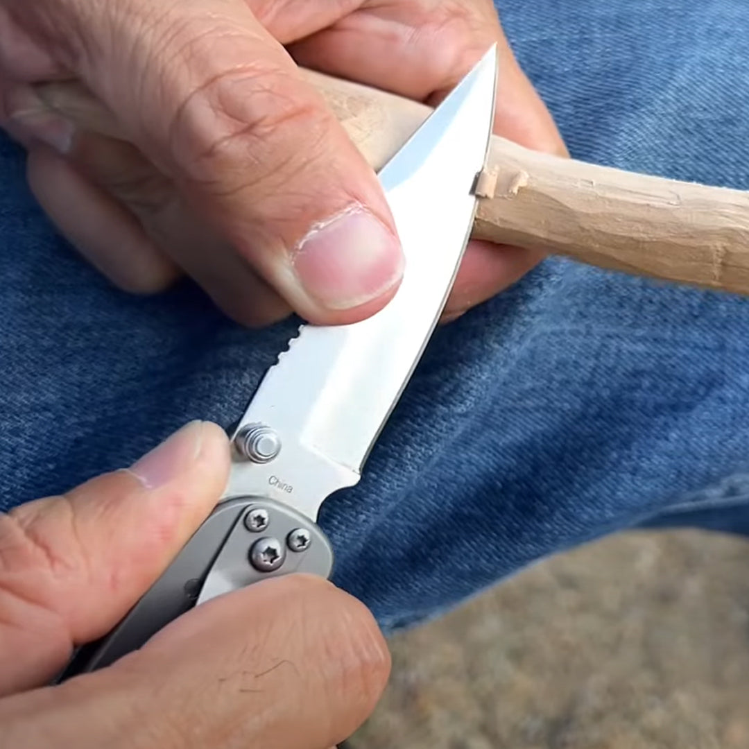 easily whittle with the strong and nimble folding feather knife